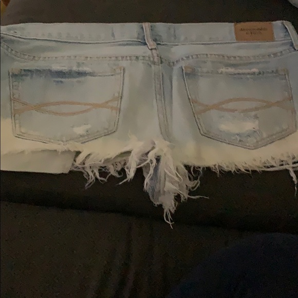 Abercrombie & Fitch short Jean shorts - Picture 2 of 2